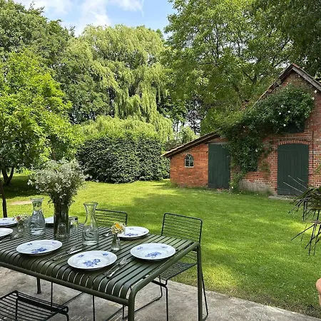 Villa Large With Park *