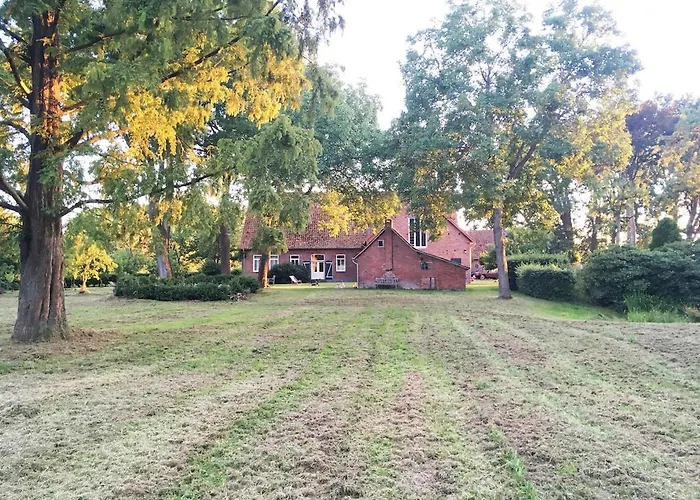 Large With Park 빌라