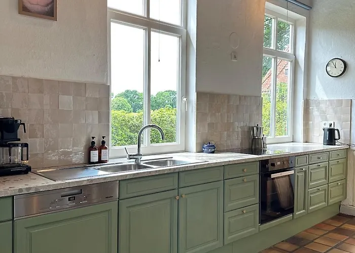 Large With Park Affinghausen