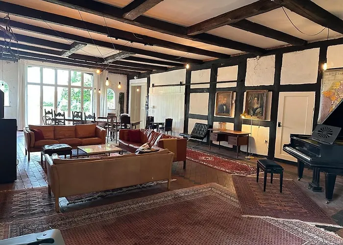 Large With Park Affinghausen